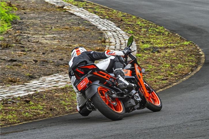 2022 KTM RC 200 review, track ride